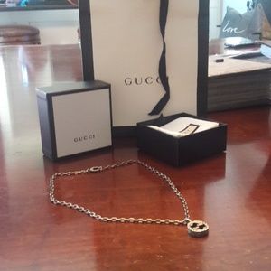 Gucci interlocking G pendant